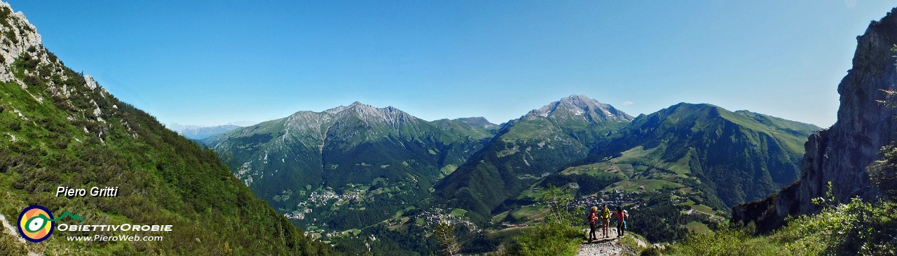 11 Panoramica verso la Conca di Oltre il Colle e i suoi monti.jpg